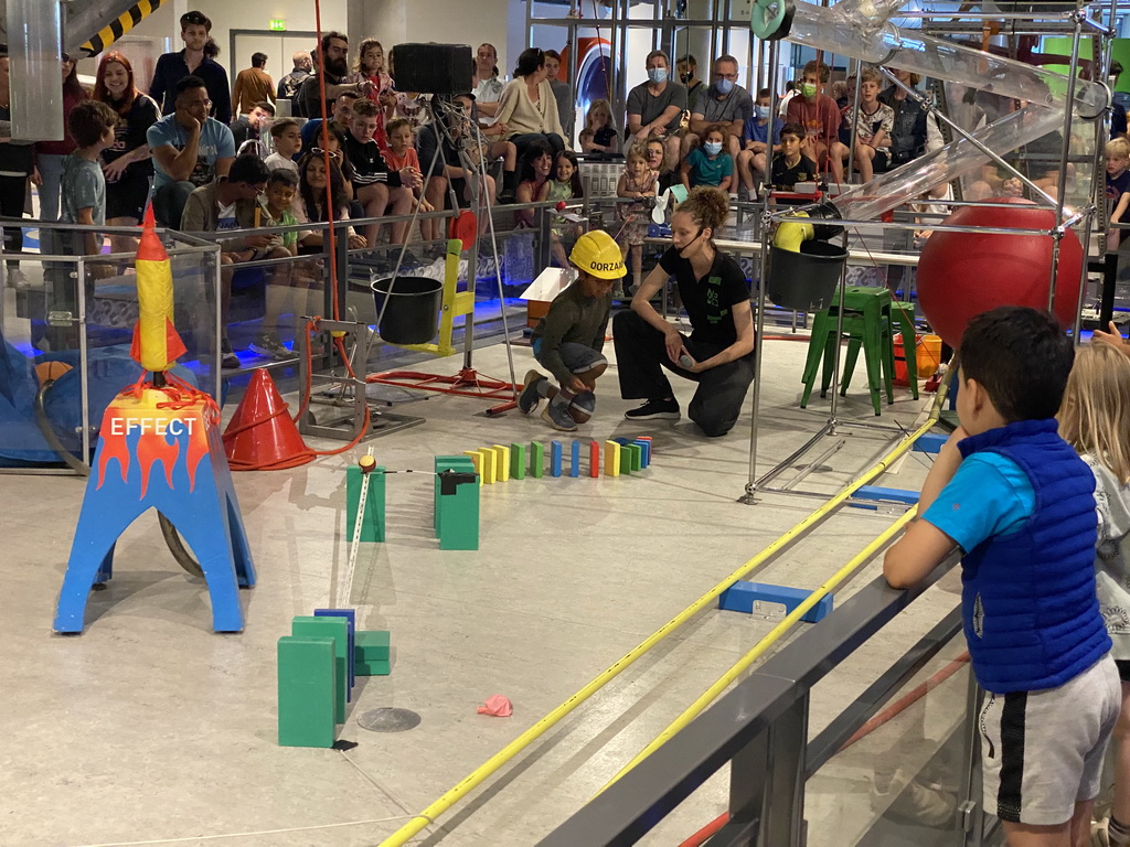 The start of the Chain Reaction demonstration at the NEMO Science Museum, viewed from the First Floor