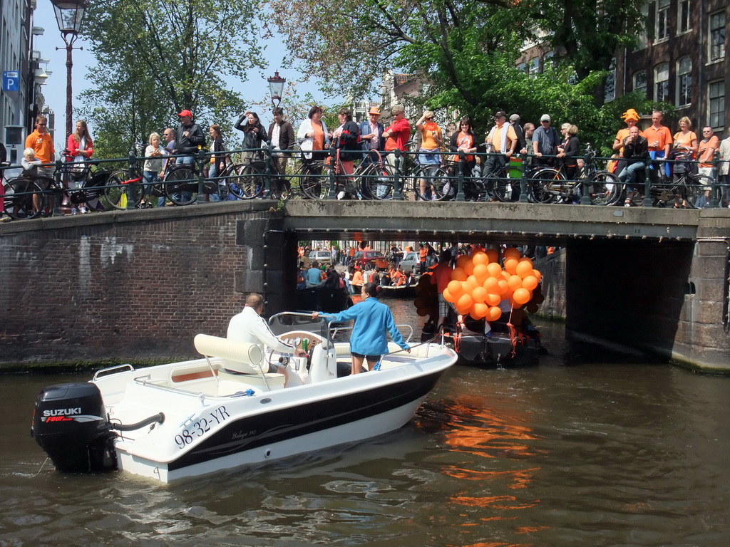 The Singel canal with the bridge at the crossing of the Brouwersgracht canal