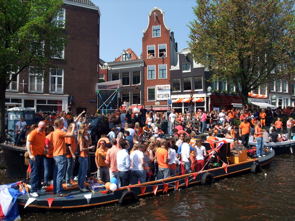 Tour boats at the Prinsengracht canal