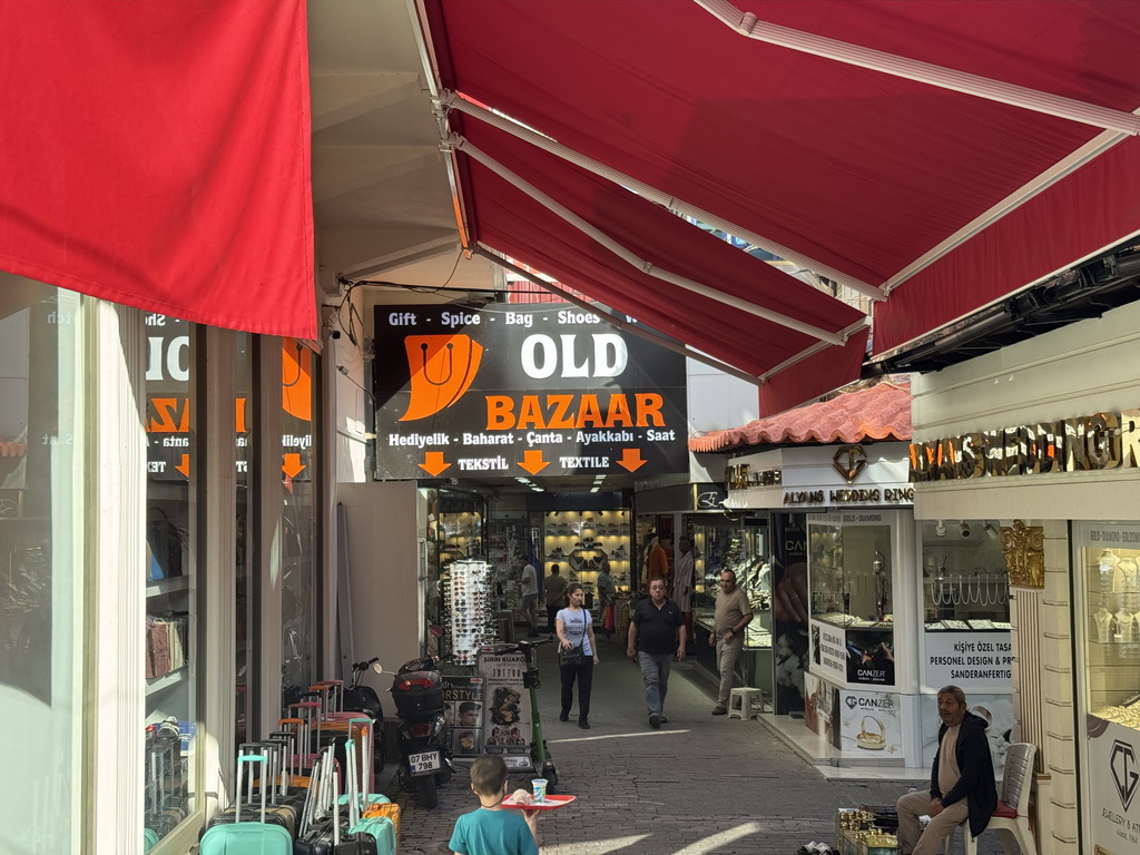 Entrance to the Old Bazaar at the 406. Sokak alley