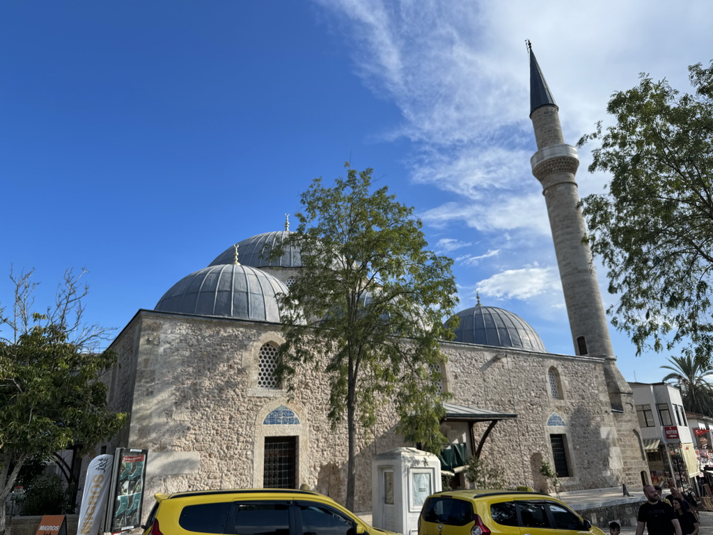 West side of the Tekeli Mehmet Pasa Mosque at the Uzun Çarsi Sokak alley