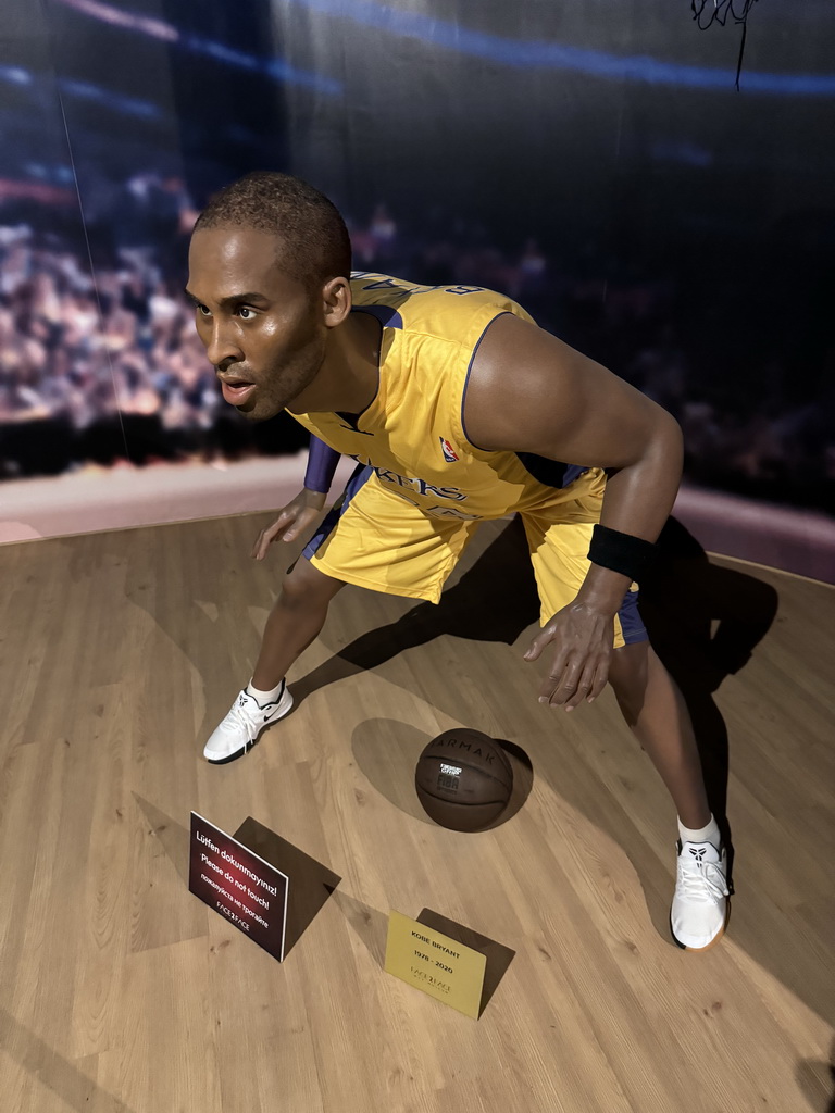 Statue of Kobe Bryant at the Face 2 Face Wax Museum at the Antalya Aquarium, with explanation