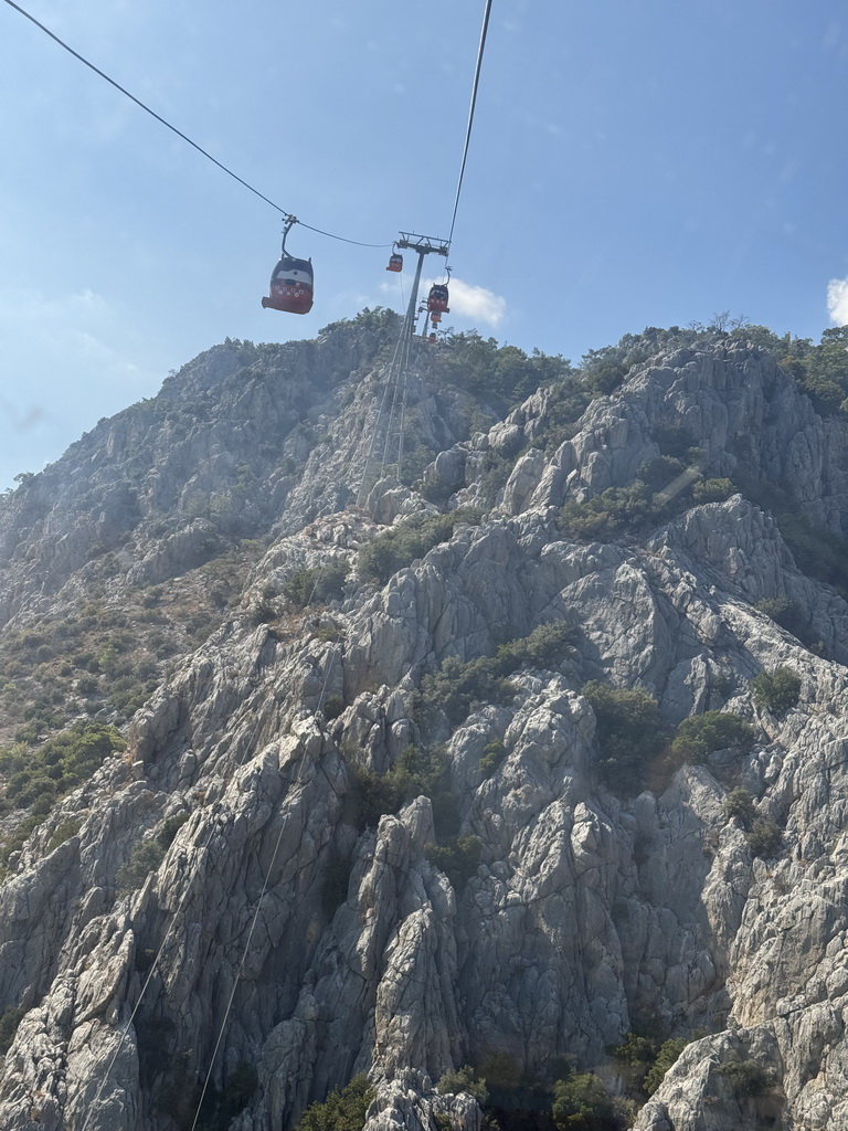 The Tünek Tepe hill, viewed from the Tünektepe Teleferik Tesisleri cable car