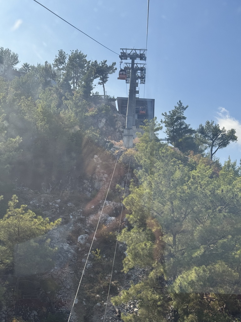 The Tünektepe Teleferik Tesisleri upper station at the Tünek Tepe hill, viewed from the Tünektepe Teleferik Tesisleri cable car