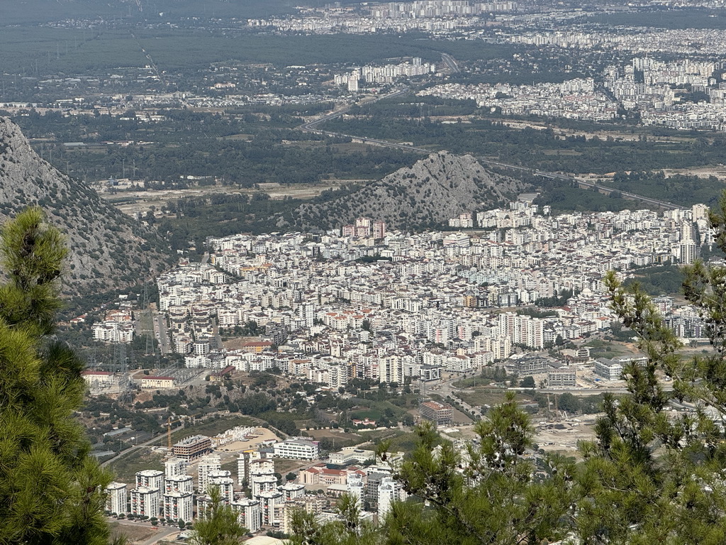 The west side of the city, viewed from the Tünektepe Teleferik Tesisleri upper station at the Tünek Tepe hill