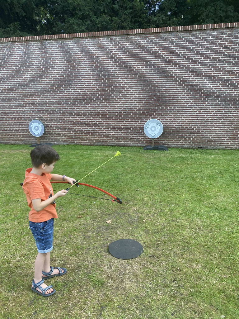 Max shooting an arrow at the northeast side of the Palace Garden of Het Loo Palace, during the Princes and Princesses Day