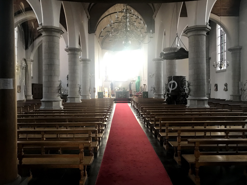 Nave, apse and altar of the St. Remigius Church