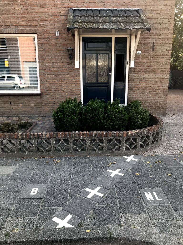 Dutch-Belgian border passing through a house at the Chaamseweg street