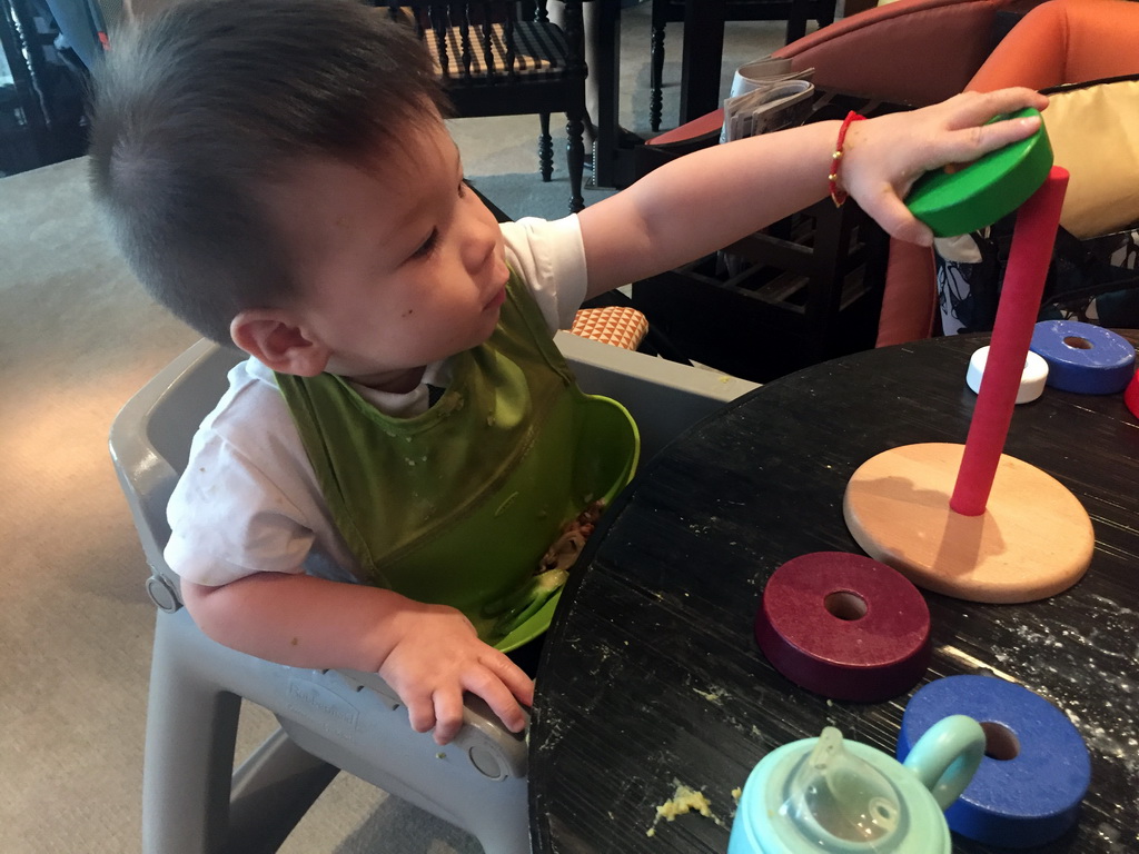 Max playing at the Erawan Tea Room at the Erawan Bangkok shopping mall