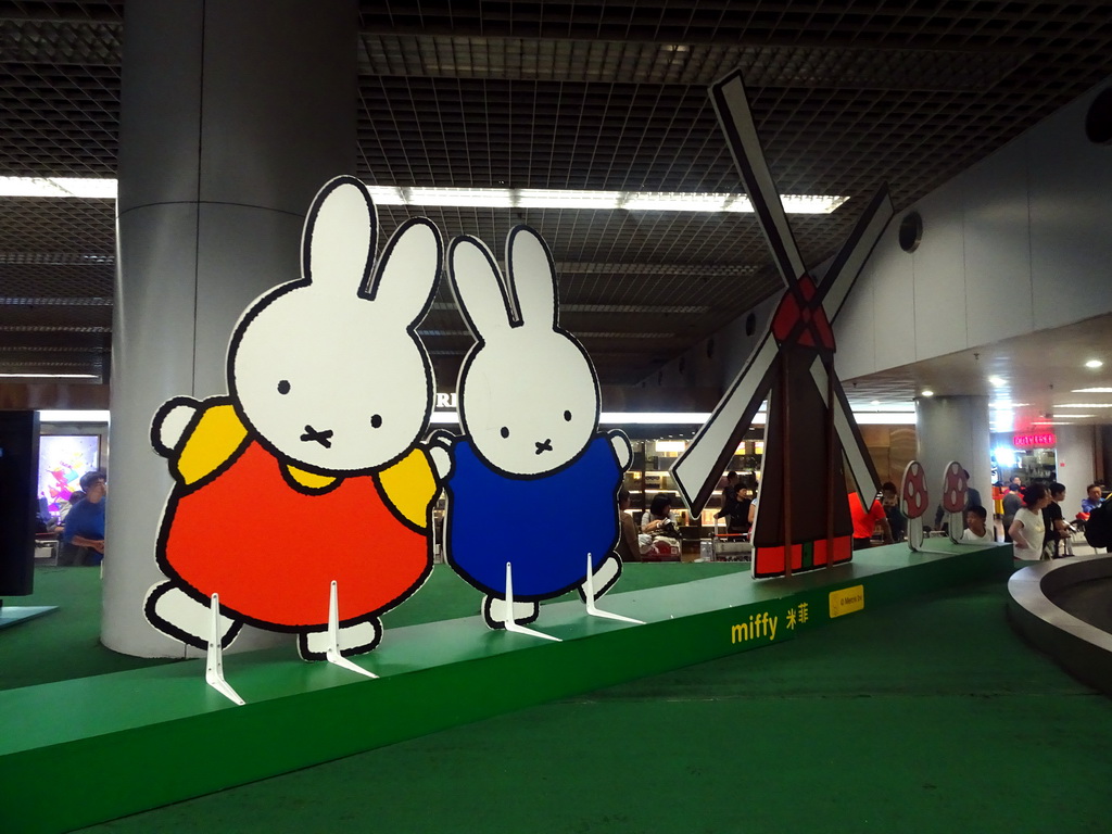 Nijntje cardboards at the baggage belt at Beijing Capital International Airport