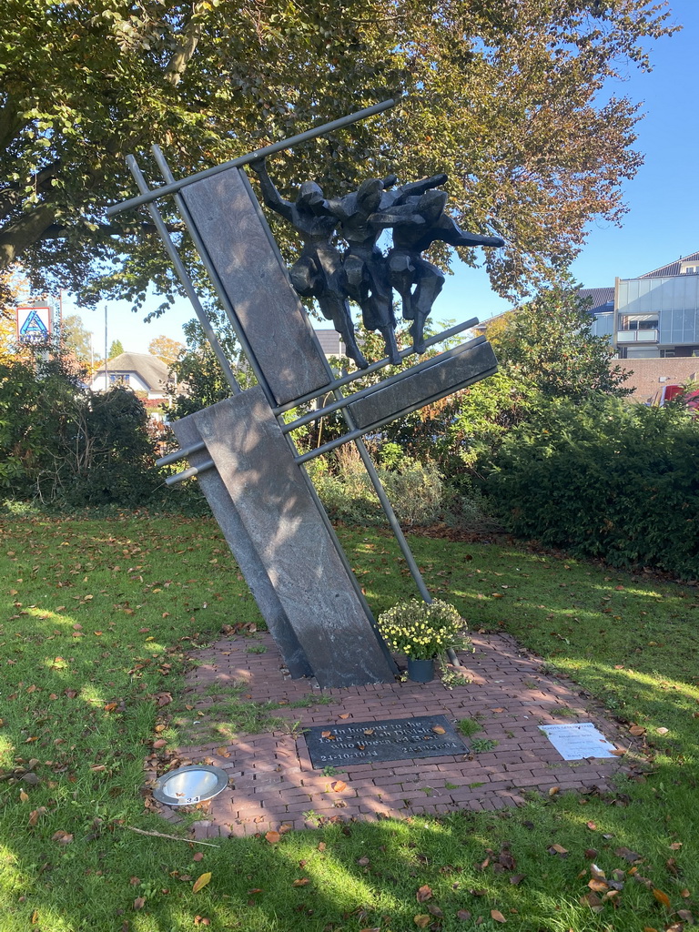 Monument at the Koetshuistuin garden