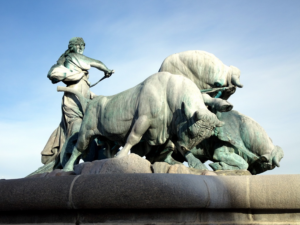 Statue at the top of the Gefion Fountain