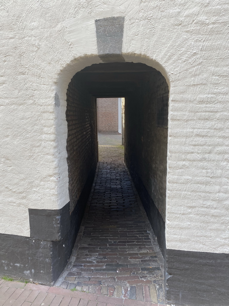 Gate from the Klein Lombardje street to the Lombardje street, during the Stegenwandeling walking tour