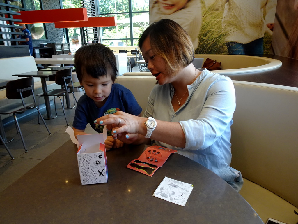 Miaomiao and Max having lunch at the McDonald`s restaurant at the Robijnstraat street at Alkmaar