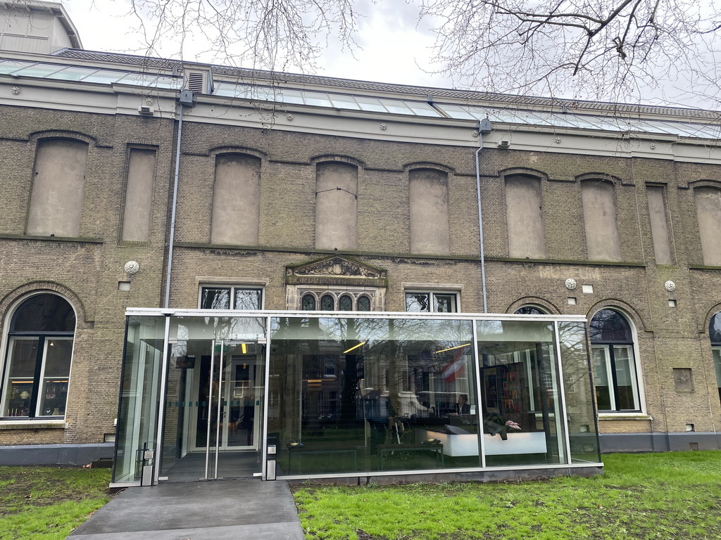 Garden and entrance of the Dordrechts Museum