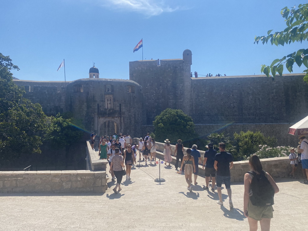 The Ulica Vrata od Pila street and the Pile Gate at the western city walls