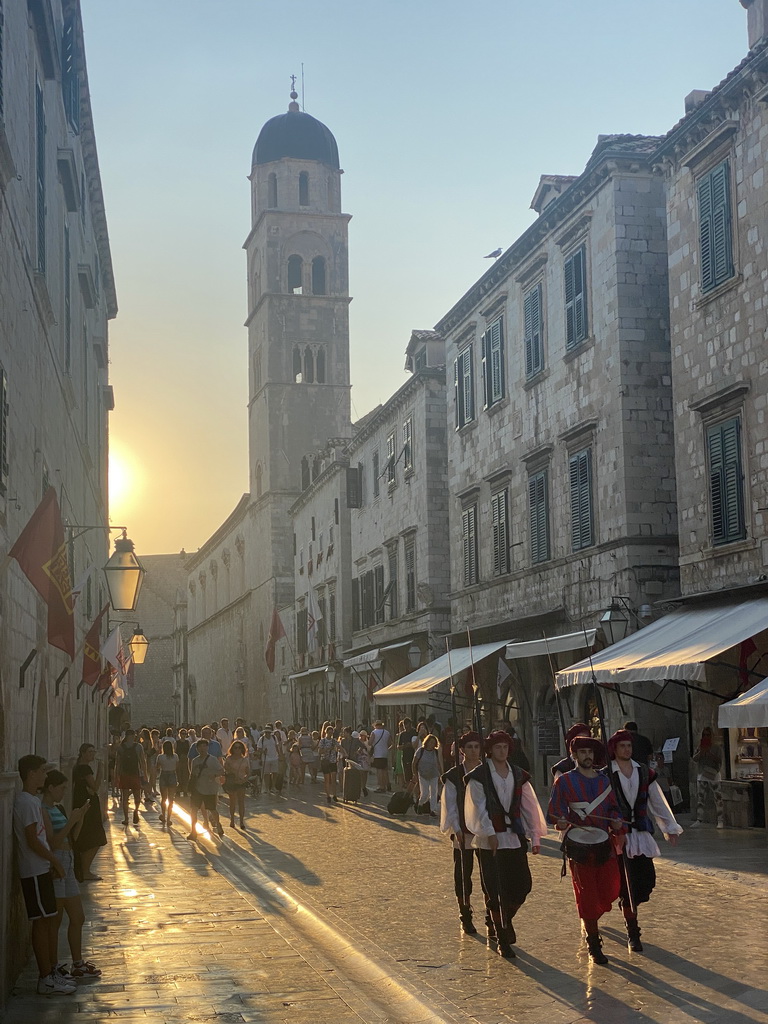 Guards and the tower of the Franciscan Church at the Stradun street