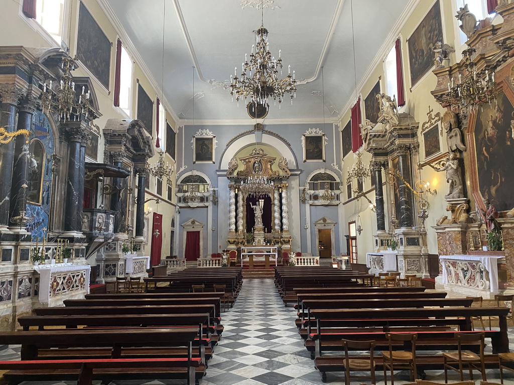 Nave, apse and altar of the Franciscan Church