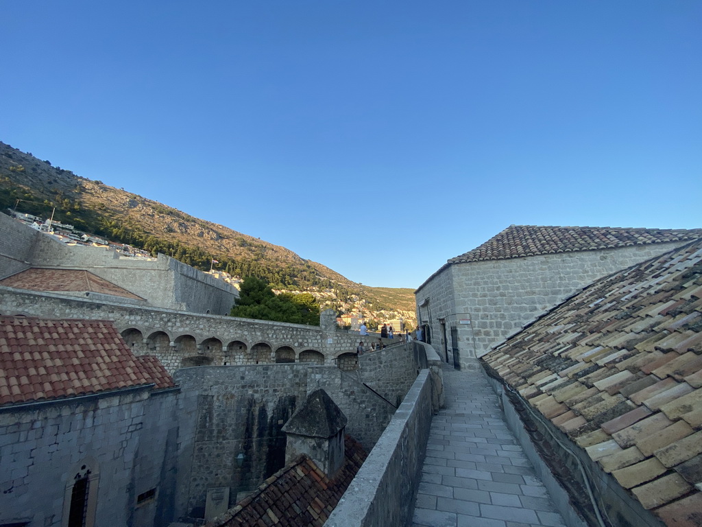 The top of the northeastern city walls, with a view on the east side of the city