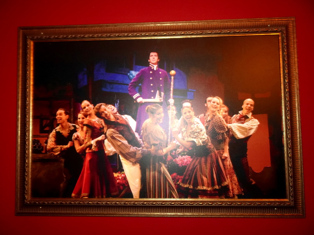 Photograph of the cast of a musical at the foyer of the Efteling Theatre at the Anderrijk kingdom