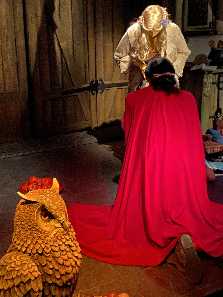 Cinderella and the Prince at the Cinderella attraction at the Fairytale Forest at the Marerijk kingdom