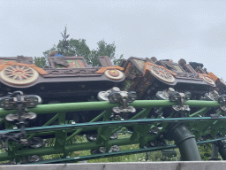 Cars at the Max & Moritz attraction at the Anderrijk kingdom, viewed from the waiting line