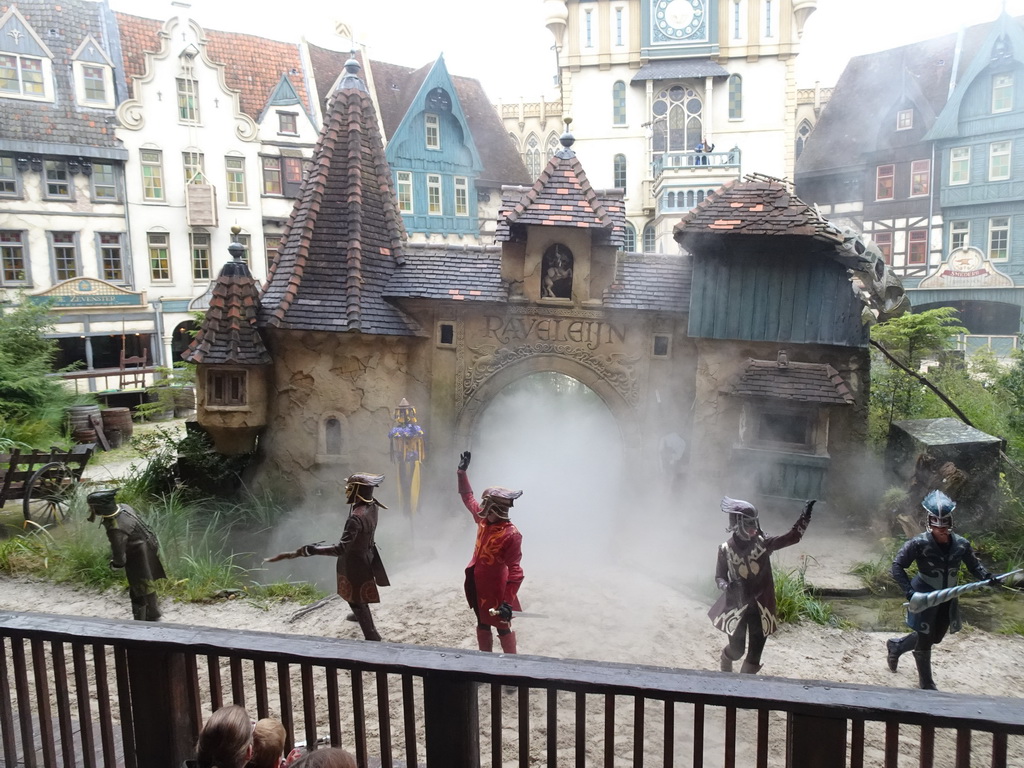 Actors on the stage of the Raveleijn theatre at the Marerijk kingdom, during the Raveleijn Parkshow