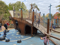 Max on a pirate ship at the Nest! play forest at the Ruigrijk kingdom