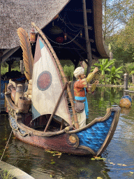 Boat with statue of Sindbad in front of the Sirocco attraction at the Reizenrijk kingdom