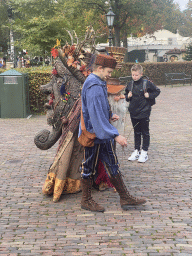 The Sprookjessprokkelaar at the square in front of the Stoomcarrousel attraction at the Marerijk kingdom