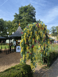 Kiosk and flowers at the Sint Nicolaasplaets square at the Marerijk kingdom, during the Summer Efteling