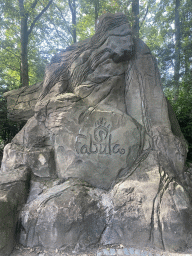 Rock with inscription at the entrance to the Fabula attraction at the Anderrijk kingdom