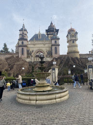 Fountain at the Hartenhof square in front of the Symbolica attraction at the Fantasierijk kingdom