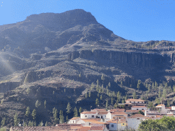 Rocks around the town center, viewed from the Calle Néstor Álamo street