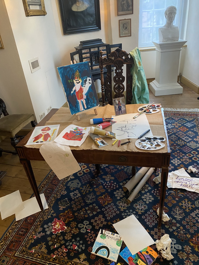 Table at the painting room at the second floor of the main building of the Heeswijk Castle, during the `Sint op het Kasteel 2022` event