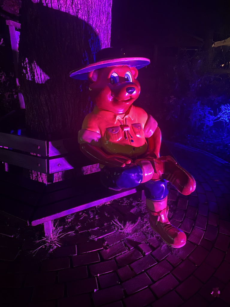 Statue of the mascot Bollo at the Landal Miggelenberg holiday park, by night