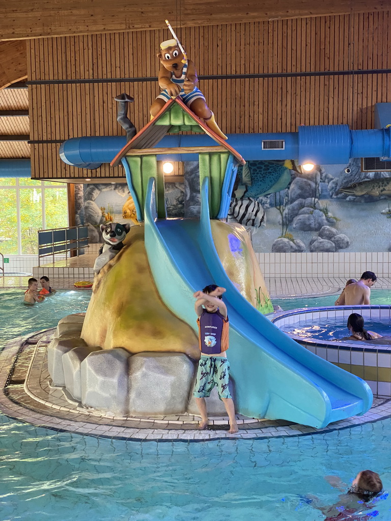 Max at the swimming pool at the Landal Miggelenberg holiday park