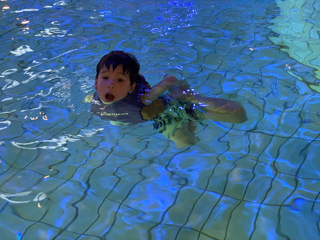 Max at the swimming pool at the Landal Miggelenberg holiday park