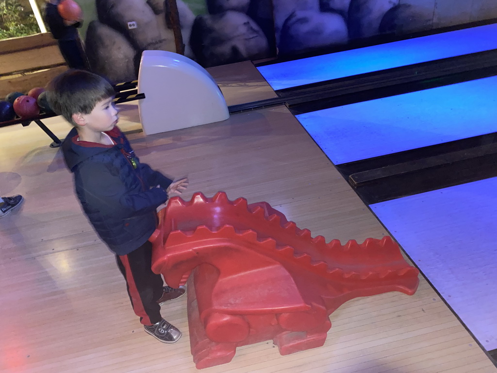 Max bowling at the bowling alley at the Landal Miggelenberg holiday park