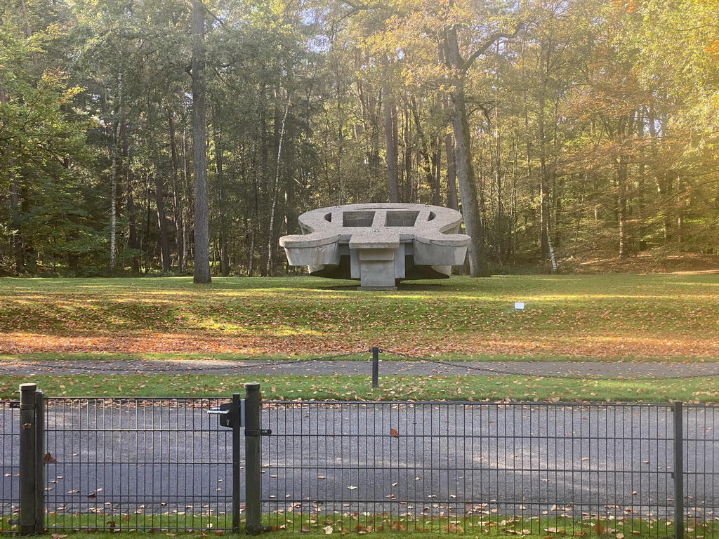 Sculpture at the Sculpture Garden at the Kröller-Müller Museum, viewed from Expo 4