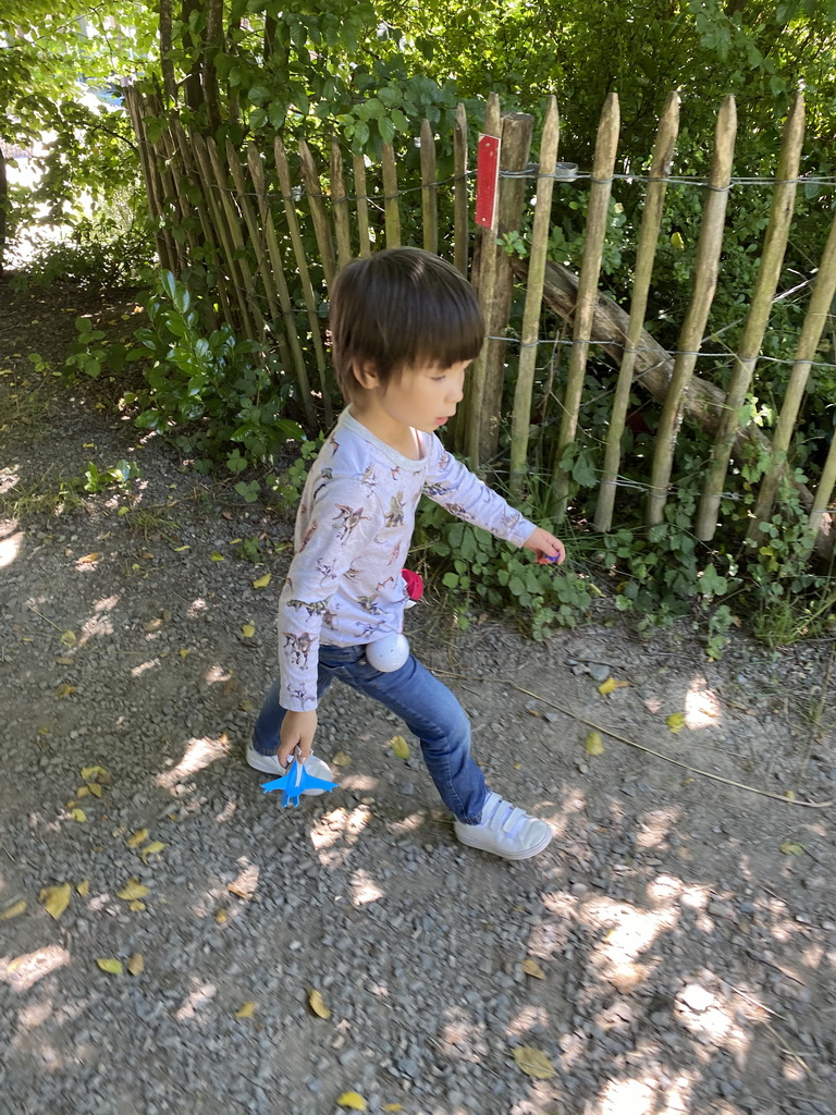 Max walking on the path from the Vayamundo Houffalize hotel to the town center