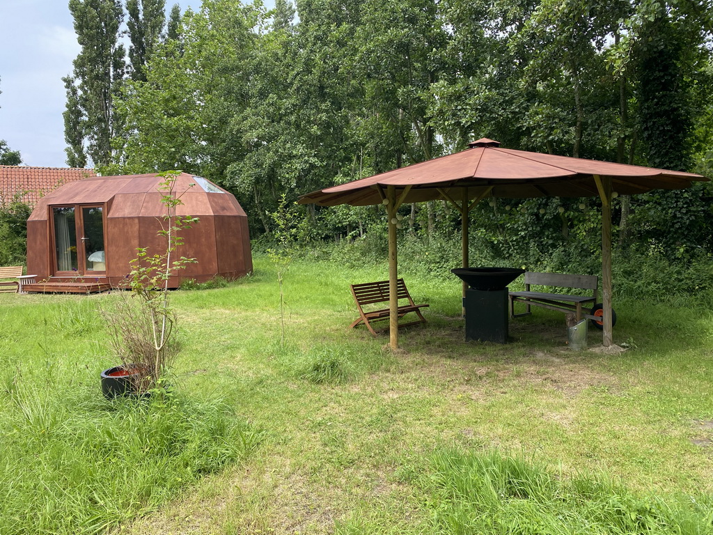 The Atalanta cabin at the Cabin Weide at the Zeeuwse Oase garden