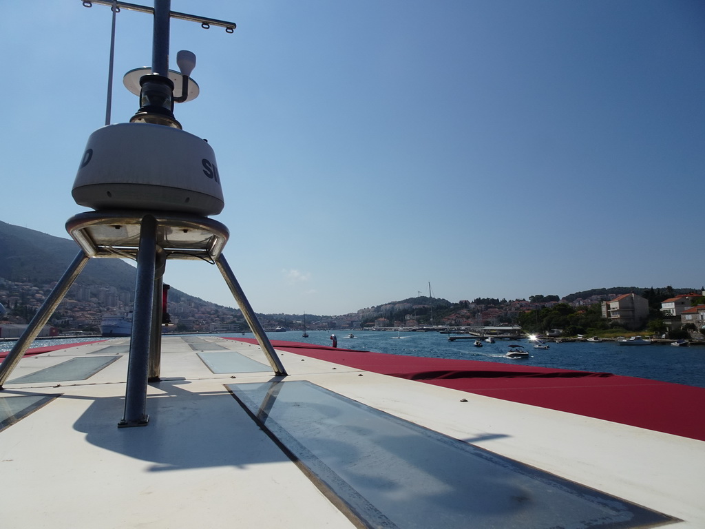 Top of the Elaphiti Islands tour boat, with a view on the Gru Port