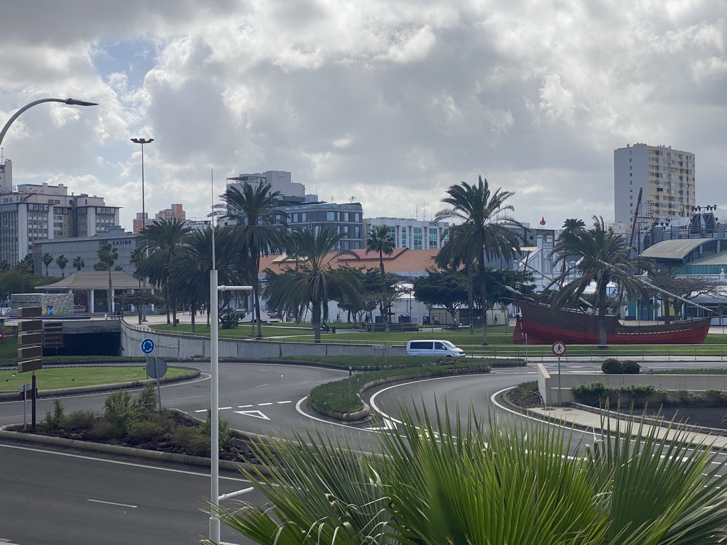 The Plaza de Canarias square, viewed from the Avenida de los Consignatarios street