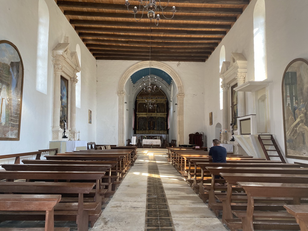 Nave, apse and altar of the Dominican Monastery & St. Nicholas Church