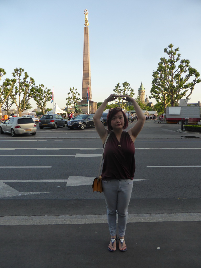 Miaomiao at the Boulevard Franklin Delano Roosevelt with the Gëlle Fra Memorial at the Place de la Constitution square and the Building of the European Coal and Steel Community