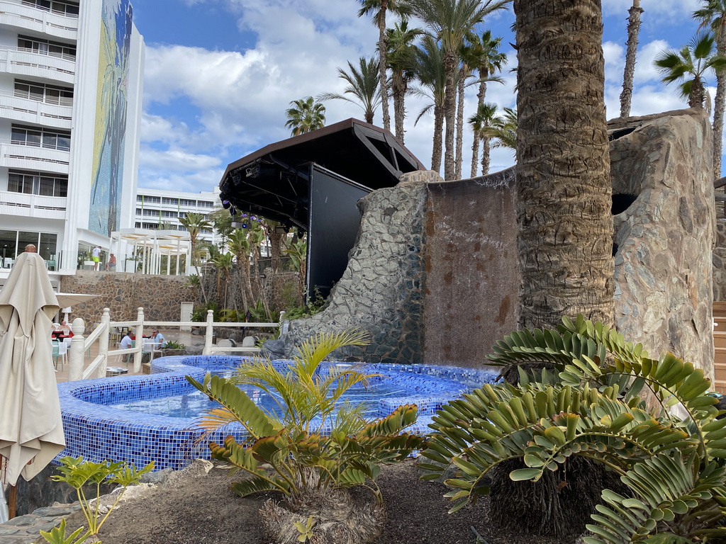 Jacuzzi at the west swimming pool at the Abora Buenaventura by Lopesan hotel