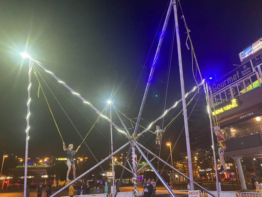 Bungee trampoline at the Yumbo Centrum shopping mall, by night