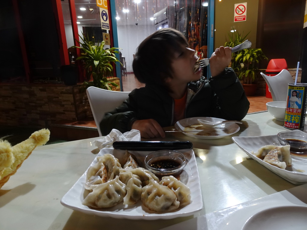 Max having dinner at the terrace of the Restaurant Casa Antigua