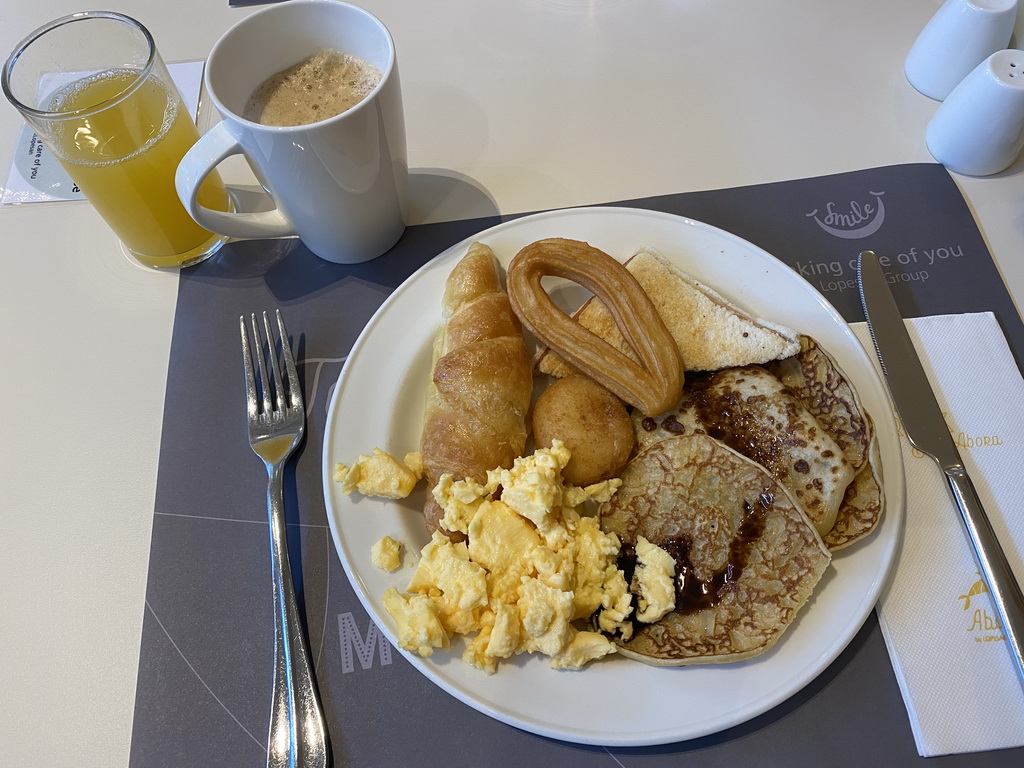 Breakfast at the restaurant of the Abora Buenaventura by Lopesan hotel